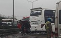 Video: Xe khách tông xe cứu hỏa, 4 cảnh sát chữa cháy bị thương