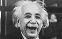 Thiên tài Albert Einstein: “Hãy cố gắng sống có giá trị“