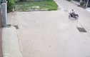 Video: Dây xích xe máy đứt, gây họa cho tài xế