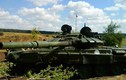 Xem xét xác xe tăng T-72 của quân ly khai Ukraine