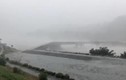 Video: Mưa bão cuốn phăng cây cầu lớn ở New Zealand