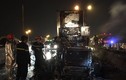 Toàn cảnh hiện trường xe container bốc cháy trên cầu Thanh Trì