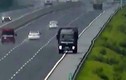 Kinh hãi tài xế xe tải chạy ngược chiều gần 10km cao tốc HN-HP