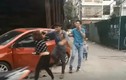 Chồng đánh vợ trước mặt con nhỏ giữa đường