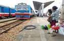 Hai đoàn tàu suýt tông nhau do trực ban ngủ quên ở Bình Thuận