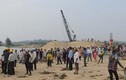 Dân đổ xô ra Cửa Đại “biểu tình” chống khai thác cát