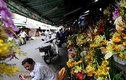 Ảnh: Vỉa hè, lòng đường biến mất ở chợ hoa lớn nhất Sài Gòn