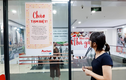 Chen lấn "vét" hàng giảm giá 50% trước ngày Auchan đóng cửa