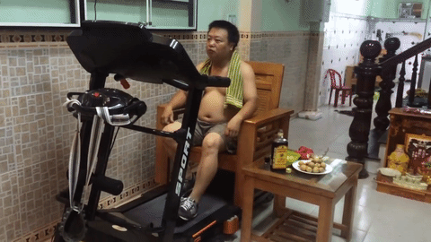 Màn sử dụng máy chạy bộ bá đạo của quý ông Việt