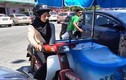 Nữ sinh 9X Malaysia bất ngờ nổi tiếng khi đi bán kem