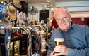 Người đàn ông 74 tuổi chinh phục hơn 51.000 quán bia