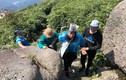 40 phút cứu người phụ nữ mắc kẹt dưới vực sâu Yên Tử