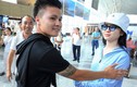 Quang Hải xuất ngoại, bạn gái bịn rịn chia tay ở sân bay