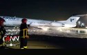 Máy bay chở 100 người bất ngờ xảy ra hỏa hoạn
