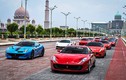 Các đại gia Singapore cưỡi siêu xe Ferrari “đua nóng” tại Malaysia 