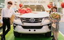 Đức Phúc chi tiền tỷ sắm xe Toyota Fortuner tặng bố mẹ
