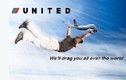Loạt ảnh chế phản đối hãng hàng không United Airlines kéo lê khách