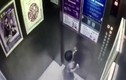Lạnh gáy cảnh bé 2 tuổi một mình trong thang máy trước khi tử vong