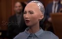 Video: Robot Sophia tuyên bố 'sẽ hủy diệt loài người', diễn tả thuần thục 62 biểu cảm