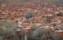 Những ngôi nhà bằng bùn đỏ trong làng cổ giữa sa mạc