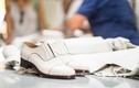 Tận mục quy trình sản xuất giày Christian Louboutin siêu đắt đỏ