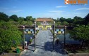 Cây cầu cổ với cặp cổng đồng nguyên khối ở Hoàng thành Huế