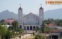 Kiến trúc tuyệt đẹp của nhà thờ cổ gần Nha Trang