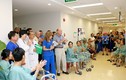 Vinmec Đà Nẵng & OW phẫu thuật thay khớp miễn phí cho bệnh nhân nghèo miền Trung