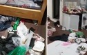Video: Nữ sinh đại học để rác chất đống trong phòng
