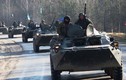 Xe tăng quân đội Ukraine ùn ùn đổ về thành phố Lugansk