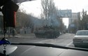Ly khai lấy xe tăng chắn đường tới sân bay Donetsk