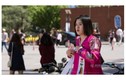 Chùm ảnh phát sốt sinh viên Triều Tiên xài iPhone sành điệu