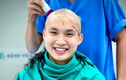 Bác sĩ trẻ cạo trọc đầu, cười rạng rỡ vào tâm dịch Bắc Giang