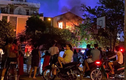 Video: Hà nội: cháy lớn thiêu rụi biệt thự trong đêm