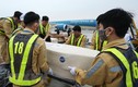 Hình ảnh tiếp nhận 39 thi thể người Việt tử vong ở Anh tại sân bay Nội Bài