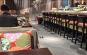 Nhà hàng Bắc Kinh không cho khách ngồi theo cặp, nhóm để ngăn Covid-19