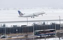Bão tuyết Mỹ làm hơn 1.240 chuyến bay bị hủy, du khách mắc kẹt
