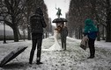 Kẻ lãng mạn, người cơ hàn giữa bão tuyết ở Paris