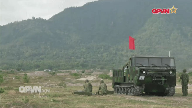 Ấn tượng “mạnh” với mẫu pháo tự hành mới cứng của Việt Nam