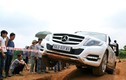 Dàn xe Mercedes-Benz tiền tỷ leo đồi, vượt bùn lầy ở VN
