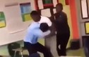 Video: 2 thầy trò đánh nhau như phim hành động trong lớp học