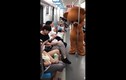 Video: Khi gấu bông lầy lội “đánh ghen” trên tàu điện ngầm