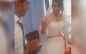 Video: Cái kết đau đớn cho cô dâu thích trêu ngươi chú rể