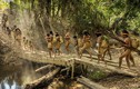 Cuộc sống của bộ lạc ít người nhất hành tinh ở rừng rậm Amazon