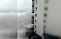 Video: Sóng dữ phá hủy ban công chung cư sát biển ở Tây Ban Nha