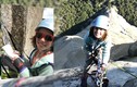 Video: Bé gái 10 tuổi chinh phục vách núi dựng đứng cao 900m