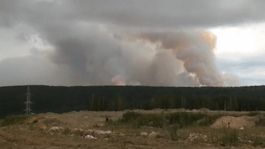 Video: Kho đạn căn cứ quân sự Nga nổ tung, khói dày che kín bầu trời