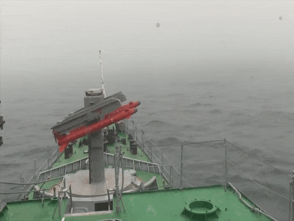 Video: Chiến hạm Nga bắn 20 tên lửa đẩy lùi không kích mô phỏng