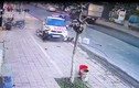 Video: Taxi mất lái tông trúng 2 người phụ nữ đi nhặt ve chai
