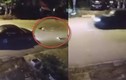 Video: Kinh hãi ô tô lao nhanh, húc văng 3 mẹ con đang sang đường